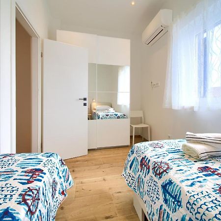 Apartman Placa นยีวีเซ ภายนอก รูปภาพ