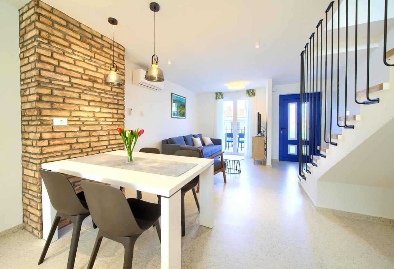 Apartman Placa นยีวีเซ ภายนอก รูปภาพ