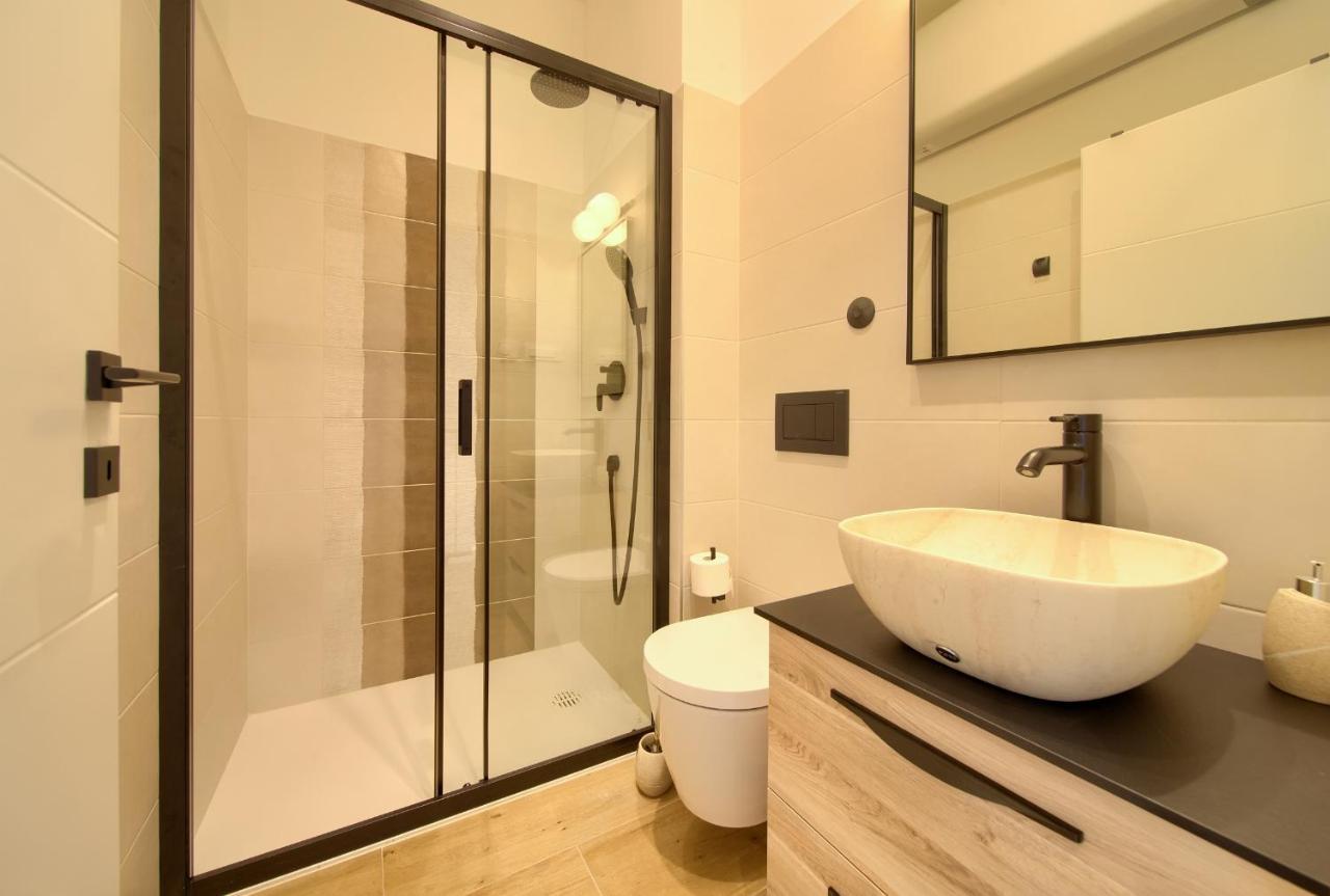 Apartman Placa นยีวีเซ ภายนอก รูปภาพ